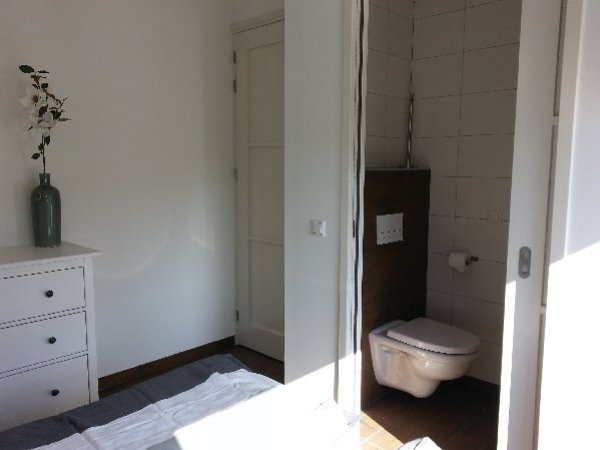 douche/toilet bij 2-persoons slaapkamers